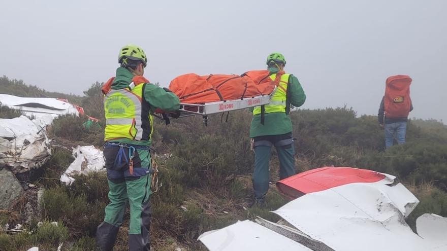Rescate del cuerpo del piloto por la sierra de Porto
