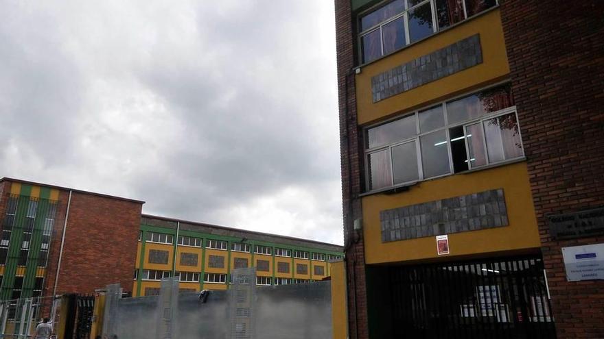El colegio Eulalia Álvarez cambia el cierre perimetral del centro