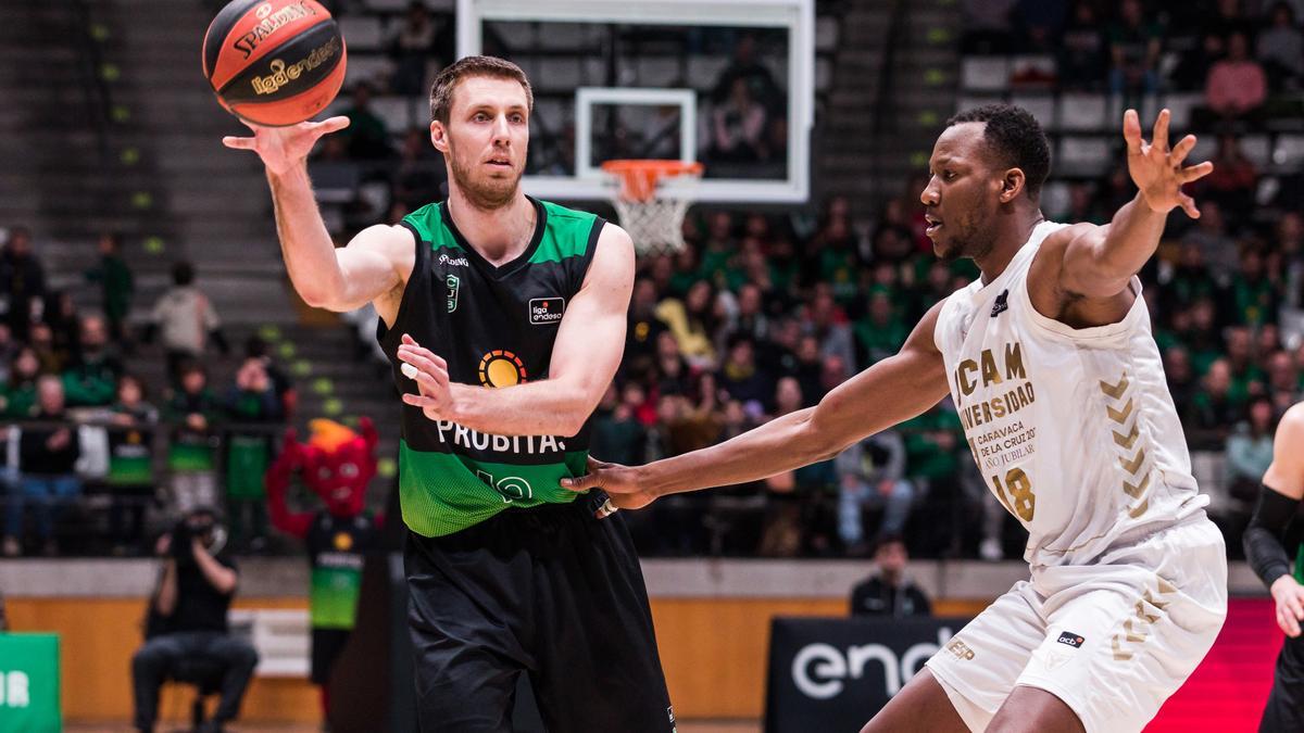 Archivo - Vladimir Brodziansky of Club Joventut Badalona in action during the ACB Liga Endesa match between Club Joventut Badalona and UCAM Murcia at Palau Olimpic de Badalona on March 05, 2023 in Badalona, Barcelona, Spain.