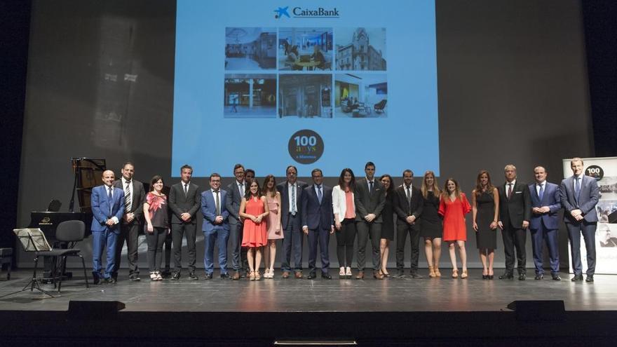 CaixaBank omple el Kursaal per celebrar el centenari a Manresa