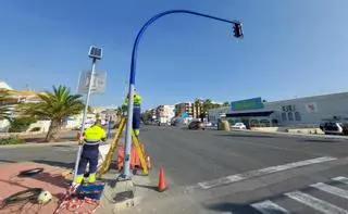 Torrevieja instala un semáforo en el punto de la avenida de Desiderio Rodríguez donde se han producido varios accidentes