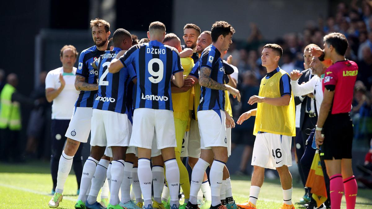 Plantilla del Inter de Milán celebrando un gol en la Serie A