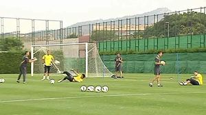 Sessió d’entrenament del Barça amb Tito Vilanova al capdavant.