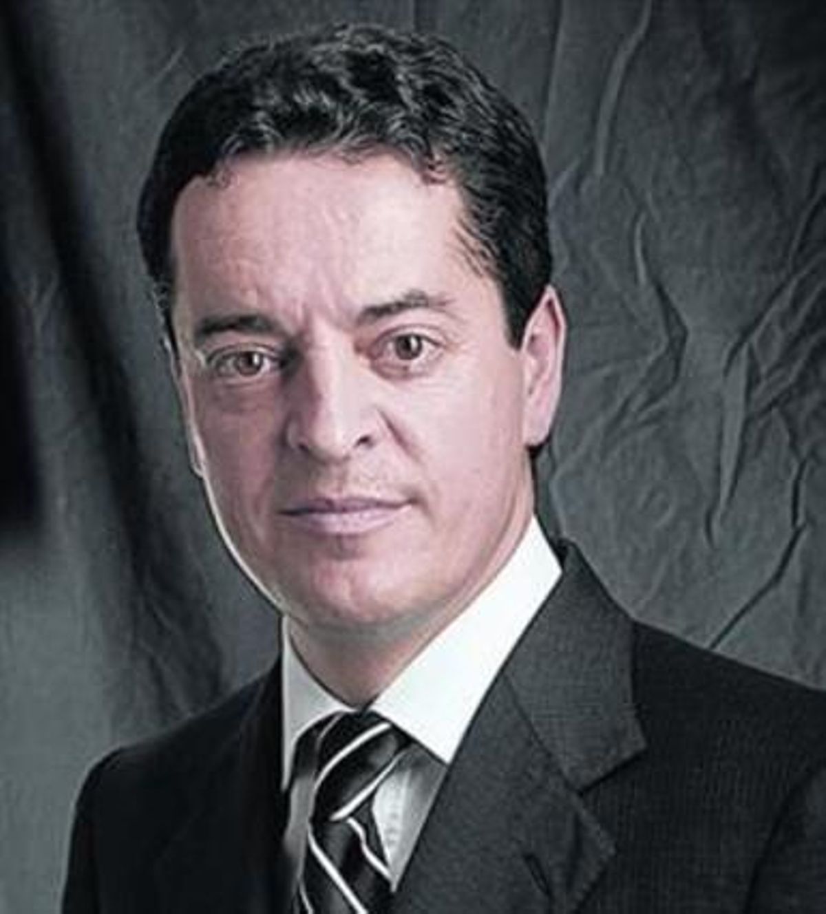 Enrique Bañuelos. Enrique Bañuelos.
