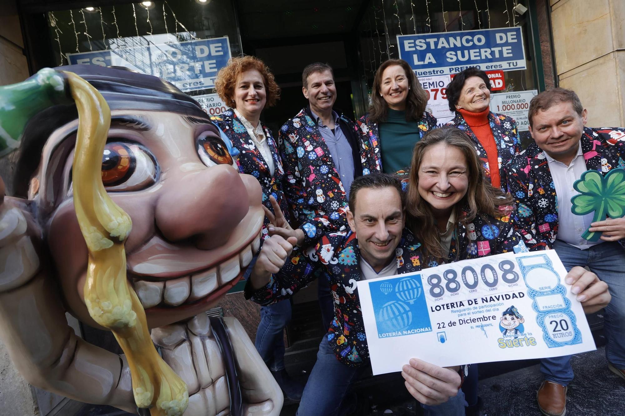 EN IMÁGENES: Asturias celebra una jornada de Lotería de Navidad con más de 4 millones en premios muy repartidos