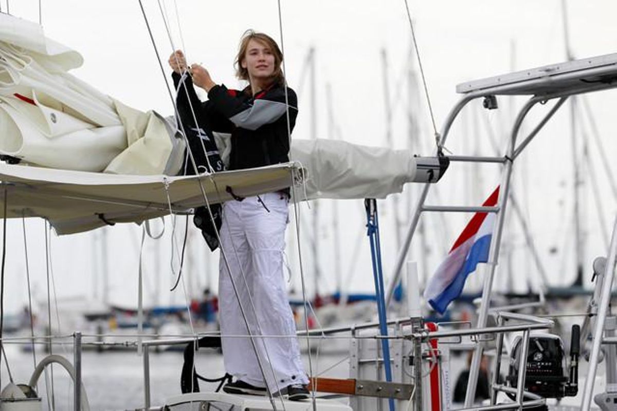 Laura Dekker, a principis d’agost al port de Den Ossen, al sud-oest d’Holanda. Laura Dekker, a principis d’agost al port de Den Ossen, al sud-oest d’Holanda.