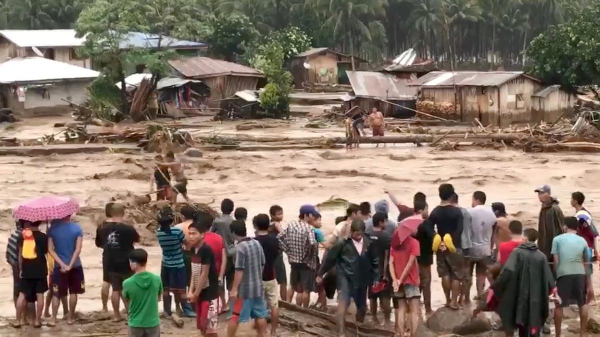 Rescate de víctimas de la tormenta Tembin en Filipinas
