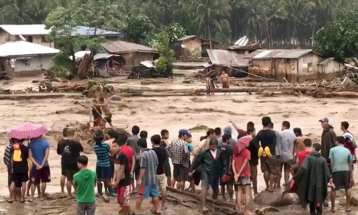 Almenys 133 morts després del pas de la tempesta 'Tembin' al sud de les Filipines