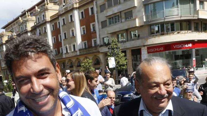 Arturo Elías y Carlos Slim, durante su visita a Oviedo.