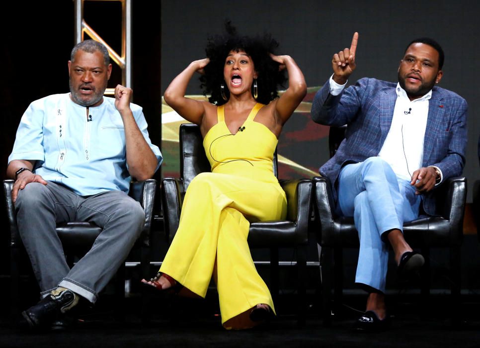 Los miembros del reparto Laurence Fishburne, Tracee Ellis Ross y Anthony Anderson asisten a la presentación de la serie de televisión "Black-ish"