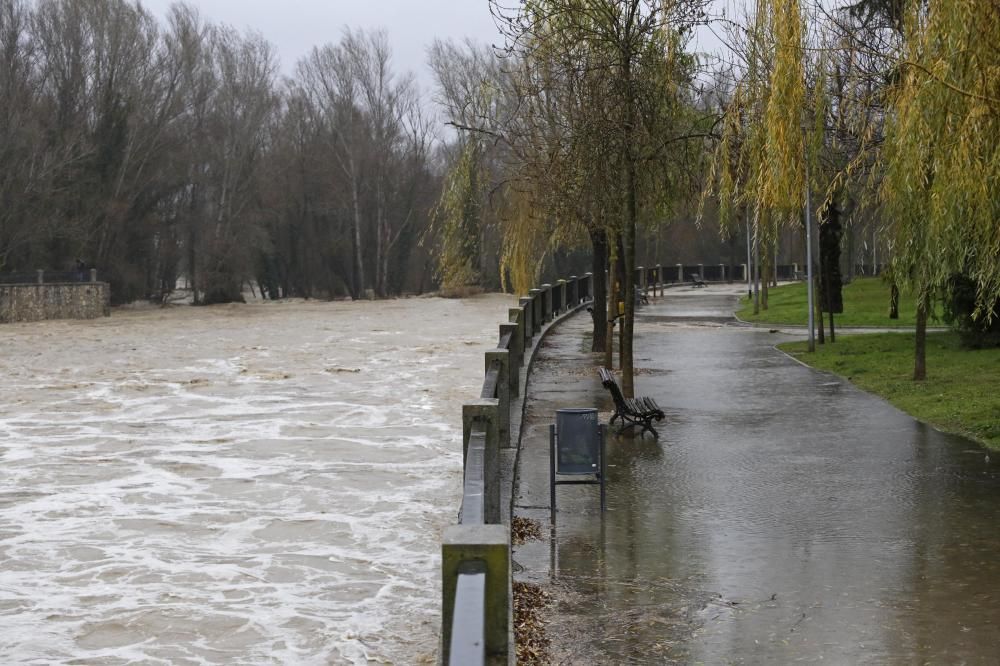 El riu Onyar, al seu pas per Girona