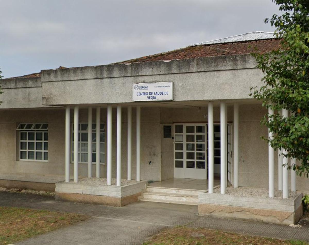 Fachada do centro de saúde de Vedra