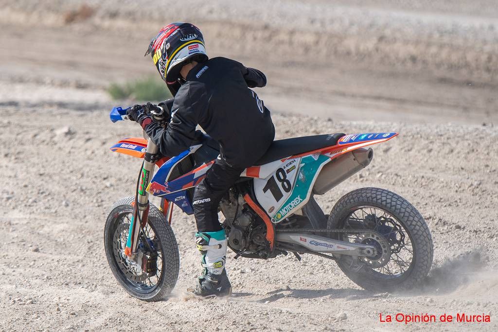 Pedro Acosta y la escuela Pakosta 37 Riders pasan las vacaciones entrenando