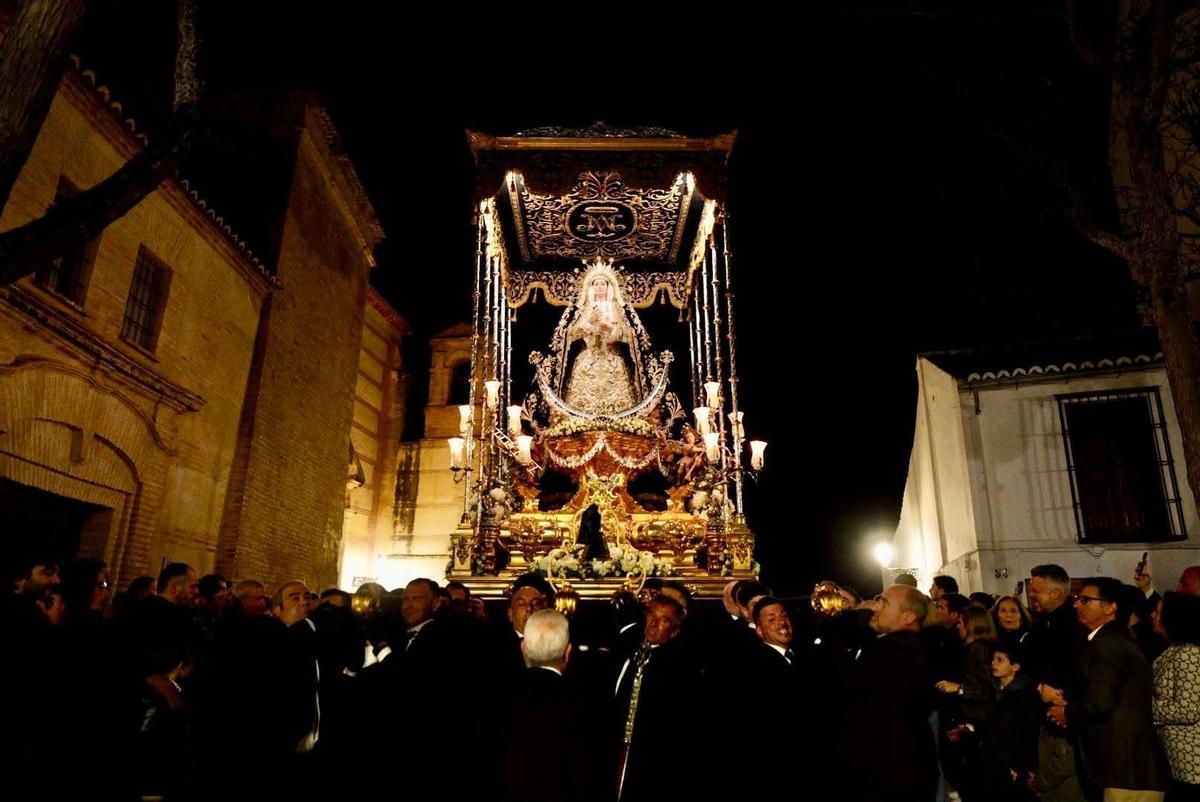 Nuestra Señora de la Soledad en su salida procesional en Antequera