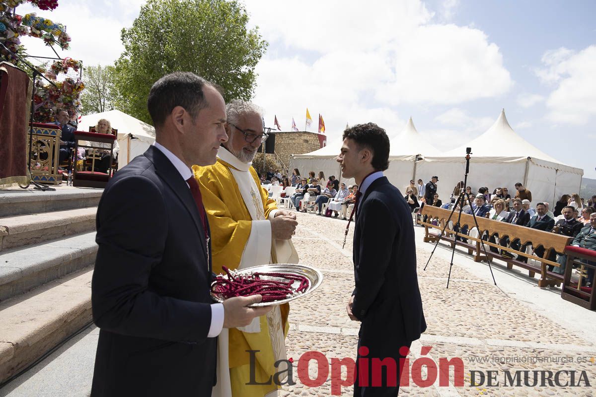 Fiestas de Caravaca | Imposición de cruces a los nuevos hermanos cofrades de la Vera Cruz