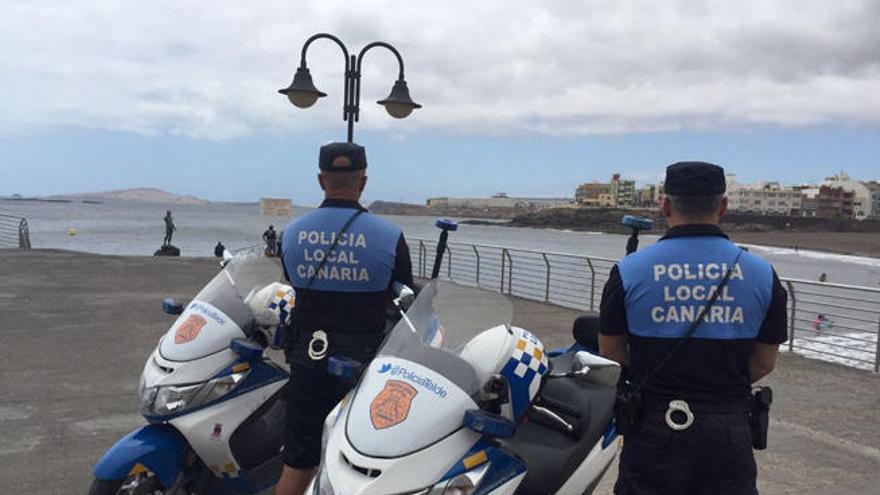 Cuatro agentes de la Policía Local velarán por la seguridad en las playas durante la época estival