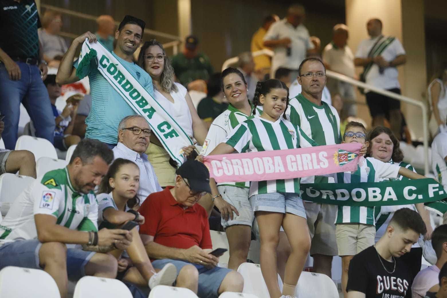 Las imágenes de la afición del Córdoba CF ante el Unionistas