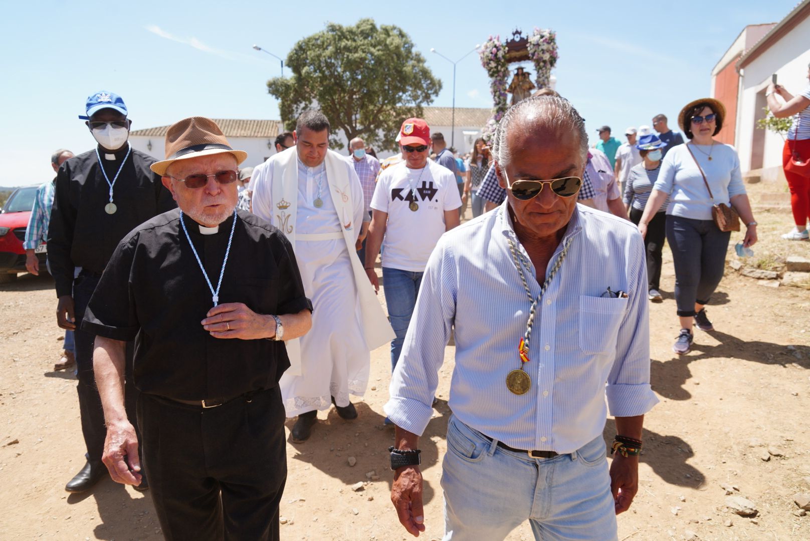 La Virgen de la Antigua regresa a Hinojosa del Duque rodeada de romeros