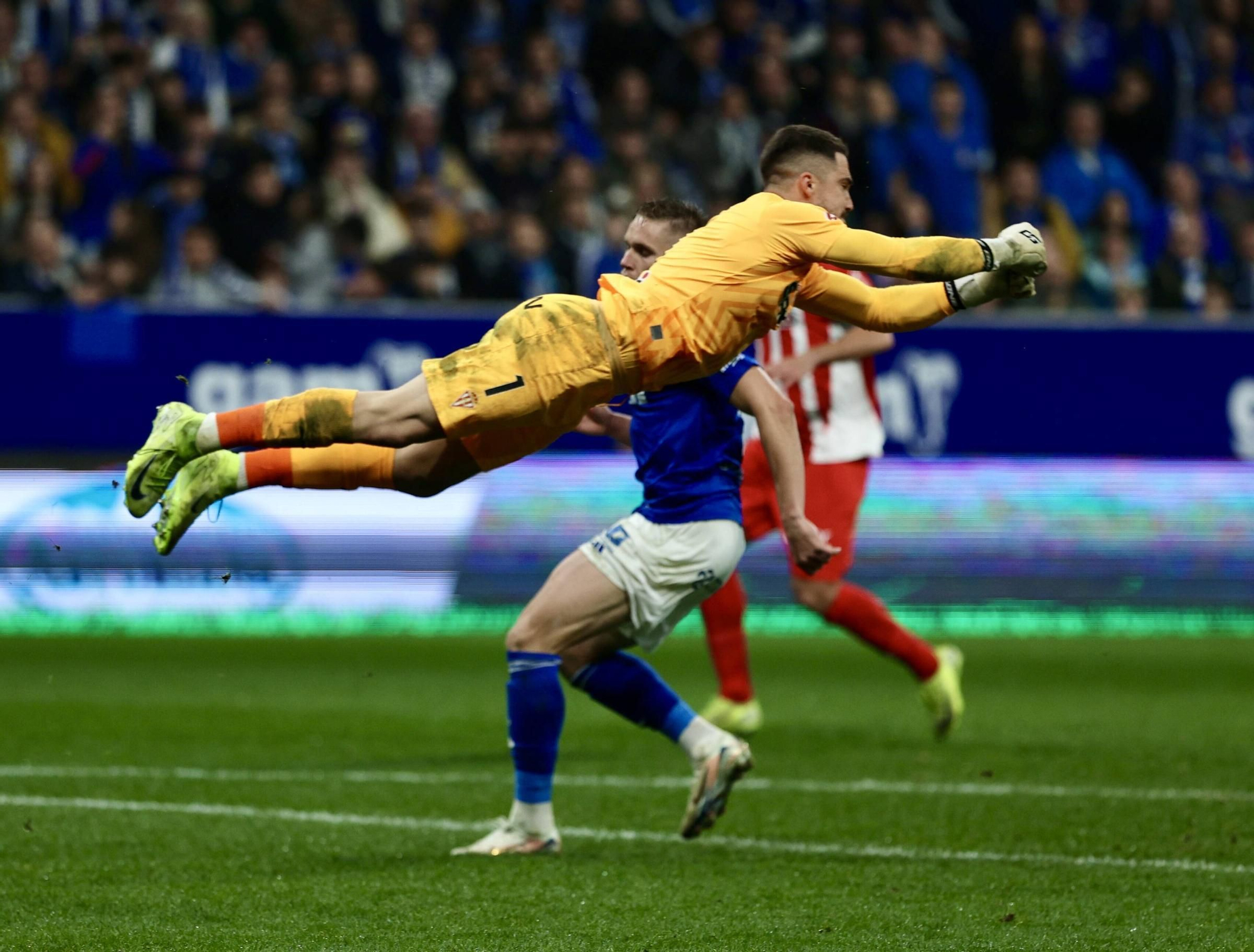 Así fue el derbi asturiano: todas las fotos del encuentro entre el Oviedo y el Sporting en el Tartiere