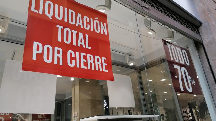 Liquidación total por cierre de un comercio.