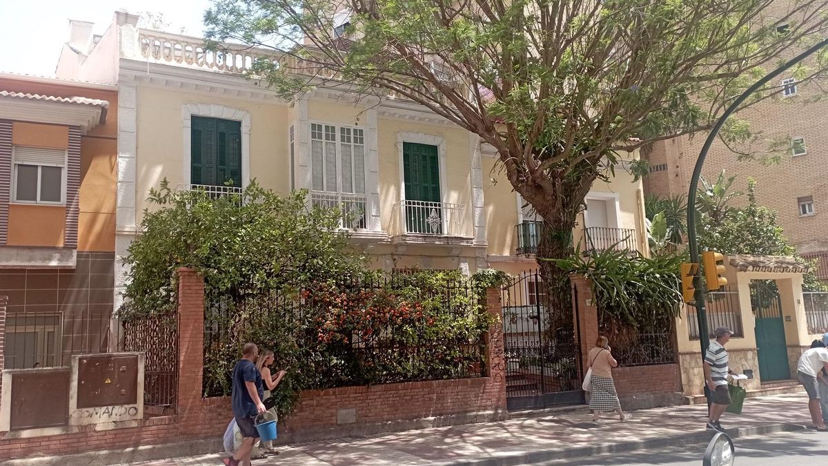 Una de las casas más bonitas del Camino de Suárez; como otras que hay en su arranque, sin presencia en el catálogo de edificios protegidos del PGOU.
