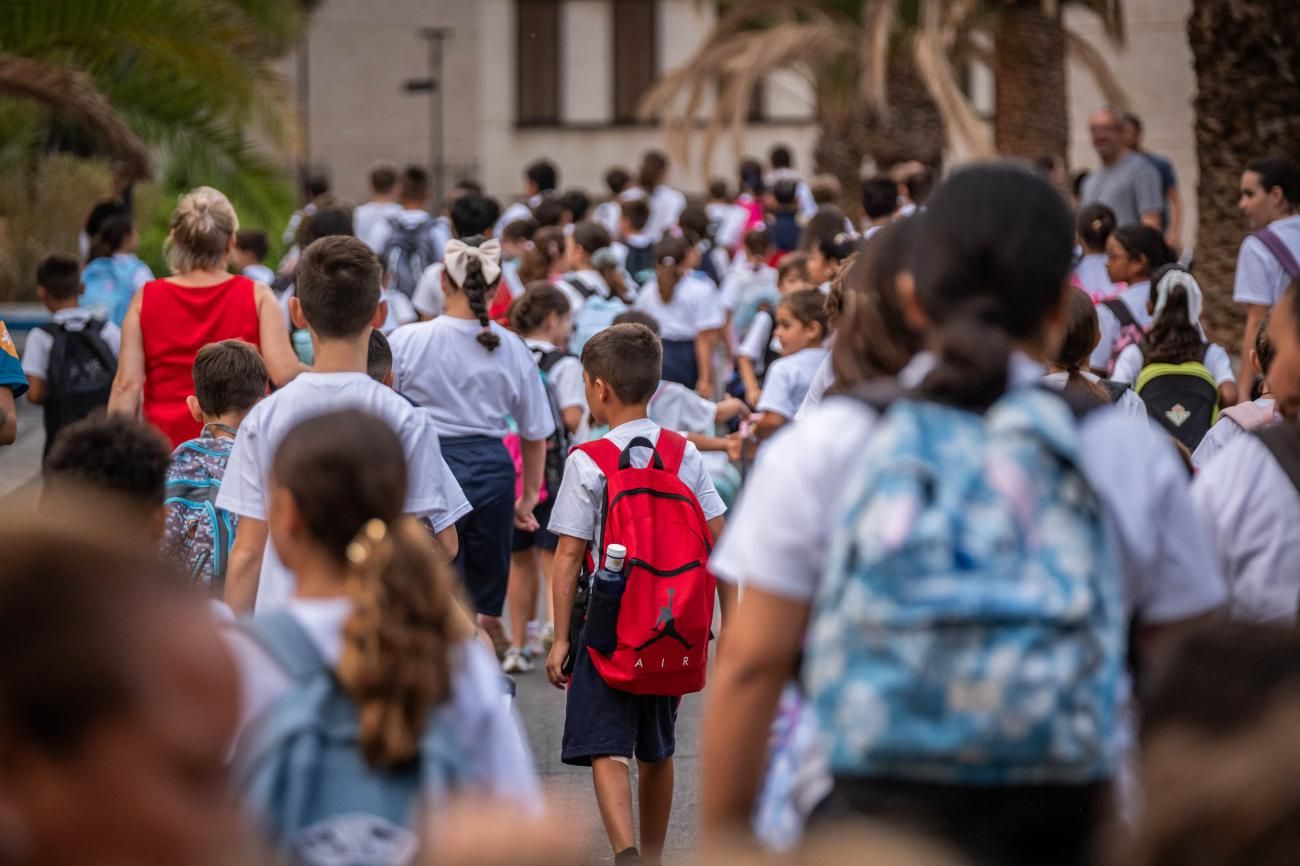 El calor obliga a más de 10.000 alumnos en Tenerife a cambiar su jornada escolar