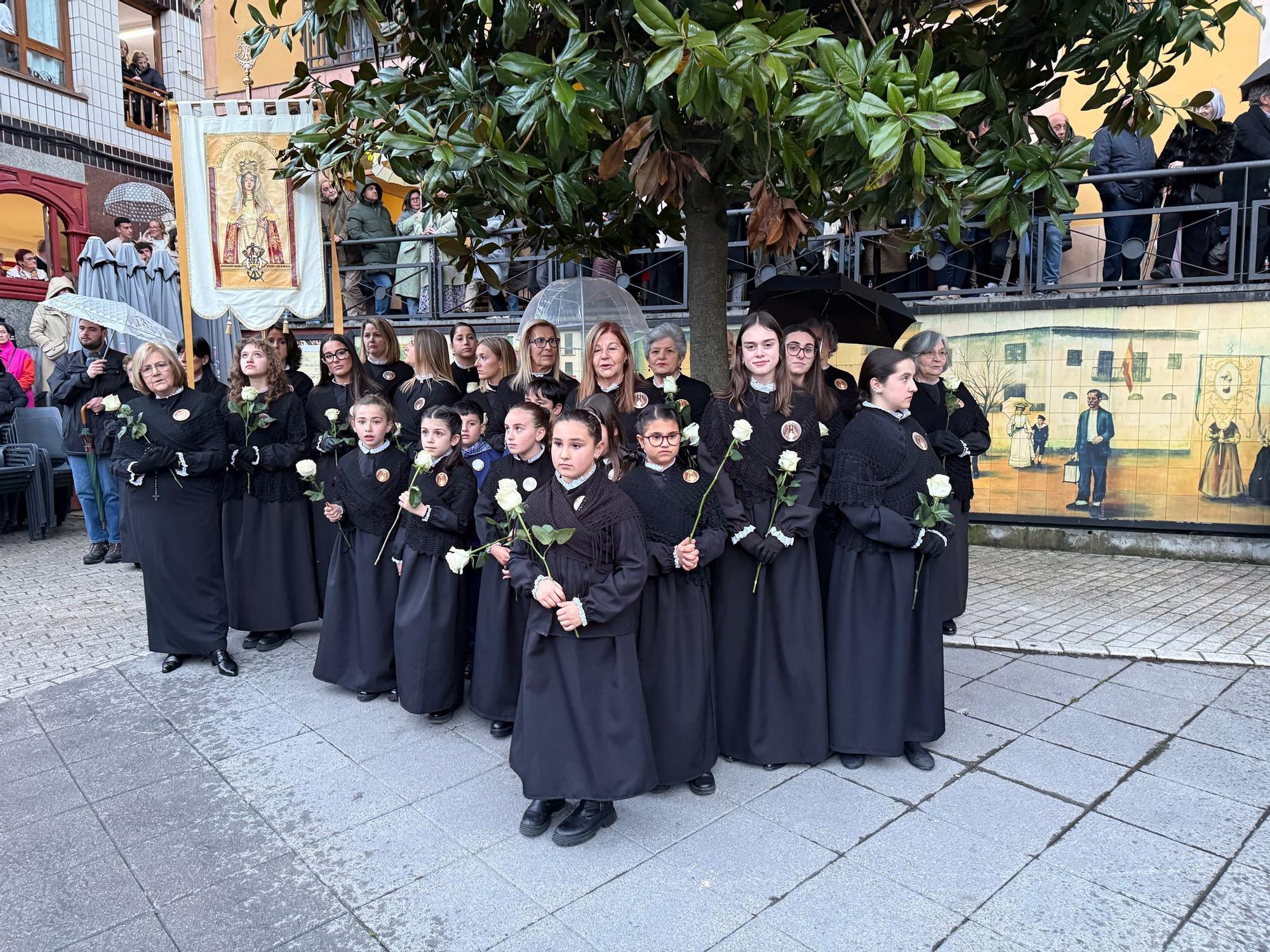 La procesión de Sábado Santo en Candás, en imágenes