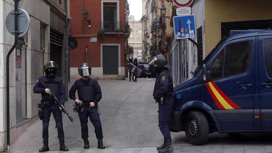 Regresan policías de Cataluña a Zaragoza para reforzar en fiestas