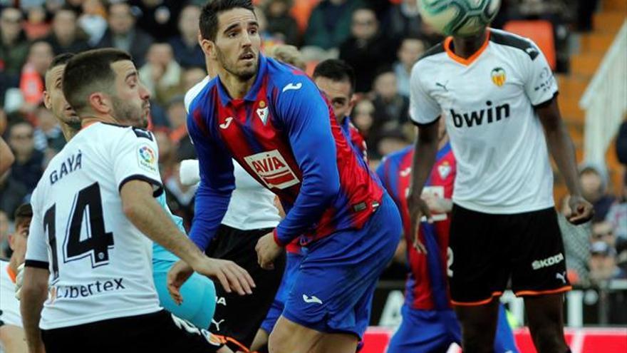 El Eibar cae por la mínima en Valencia