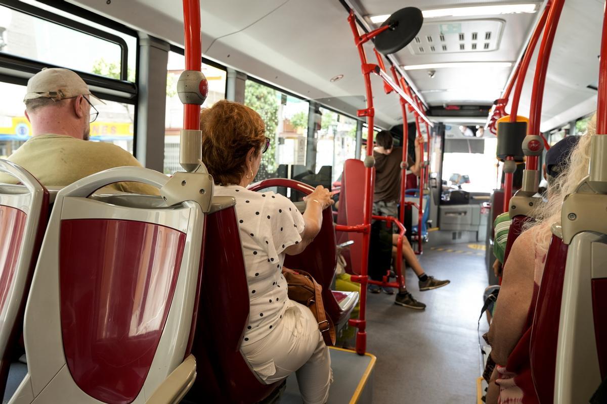 Busos de lEmpresa Municipal de Transports de Tarragona.