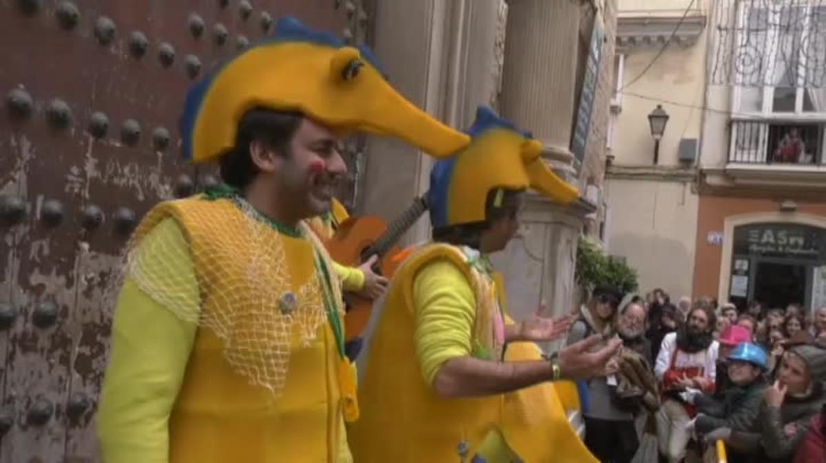 El ball de Rajoy triomfa als carnavals de Cadis.