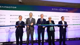 "Un día histórico para Aragón": Figueruelas lanza con Leapmotor el primer coche chino fabricado en España y confirma otro modelo para 2027