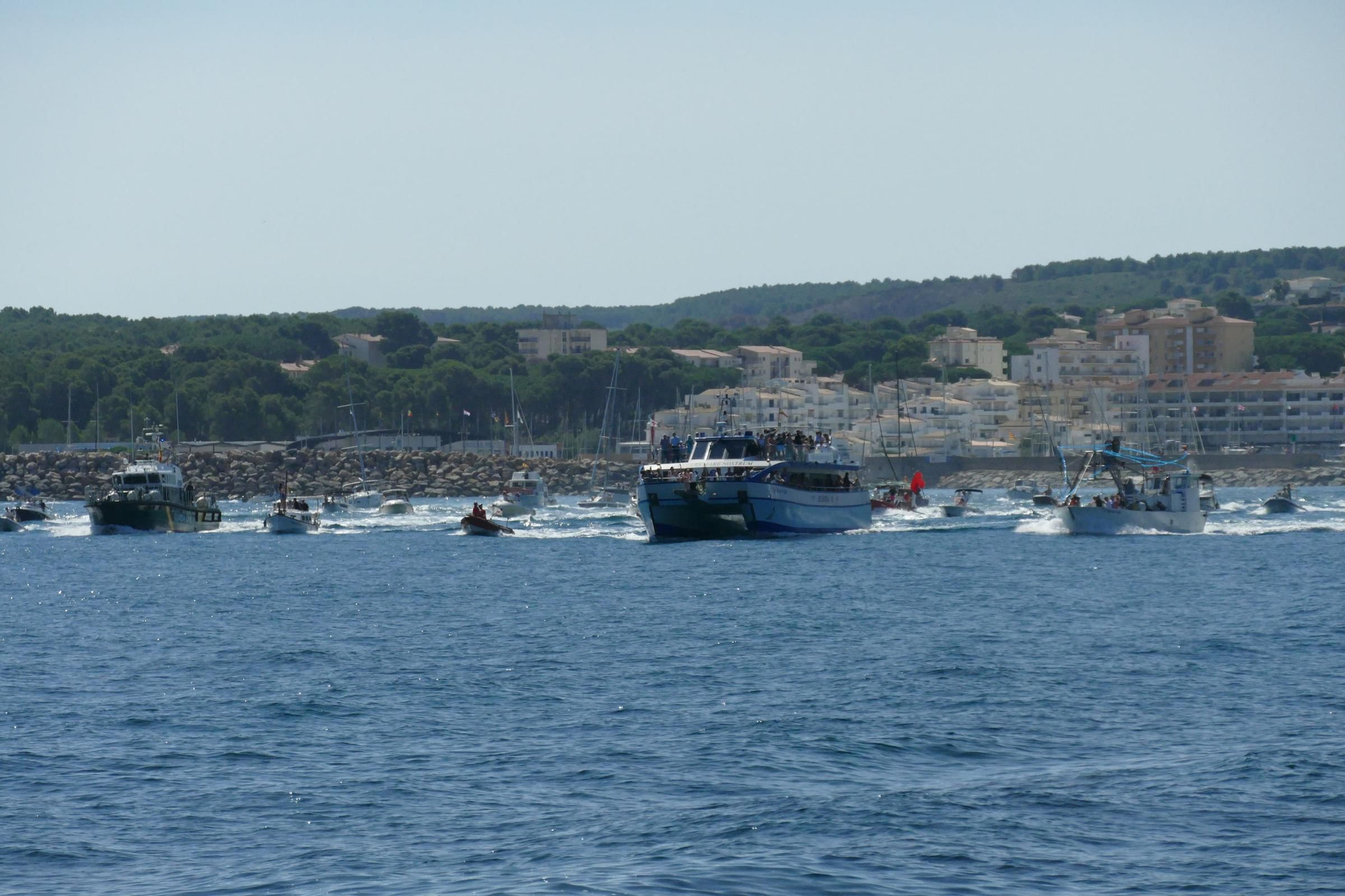 L'Escala commemora la Festa del Carme amb un sentit homenatge a les persones grans i a les seves arrels marineres