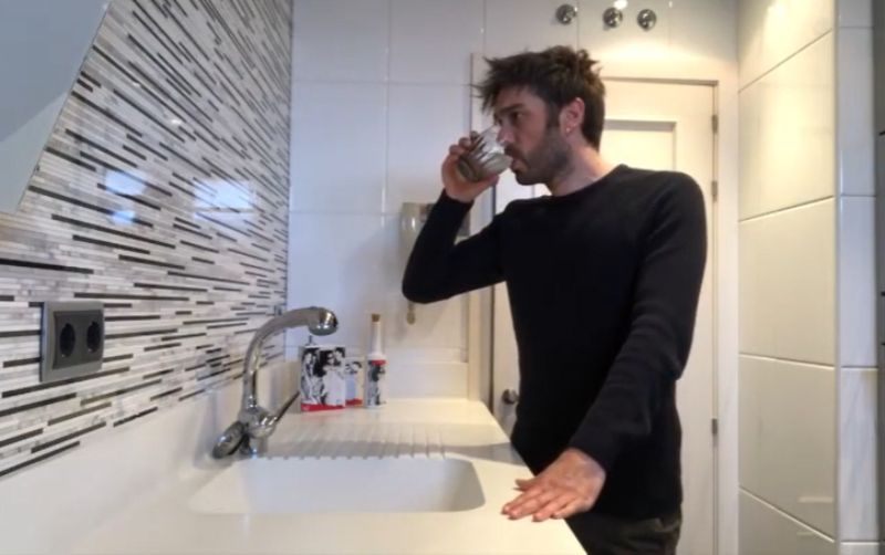 El mosaico de colores del fregadero de Dani Martínez