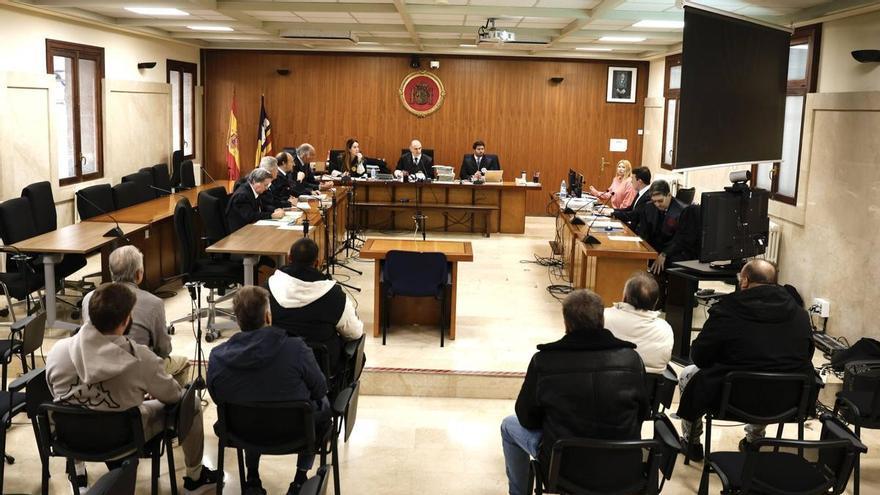 Un miembro de 'Los Sheriff', sorprendido con una gran navaja y un espray prohibido en la Audiencia de Palma