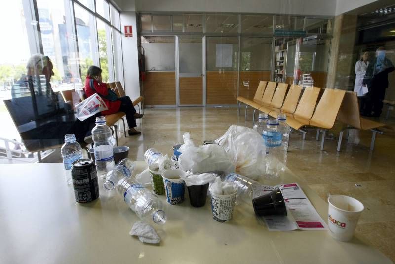 Fotogalería: Huelga de limpieza en los centros de salud