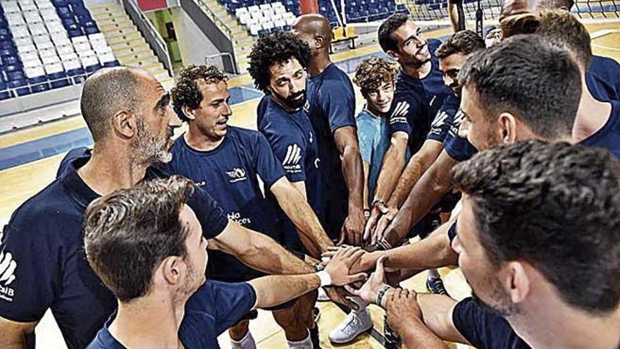 El equipo, durante un entrenamiento en Son Moix.