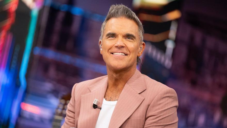 Robbie Williams cambia a ‘Take That’ por ‘Estopa’: así lo consiguió Eva Soriano