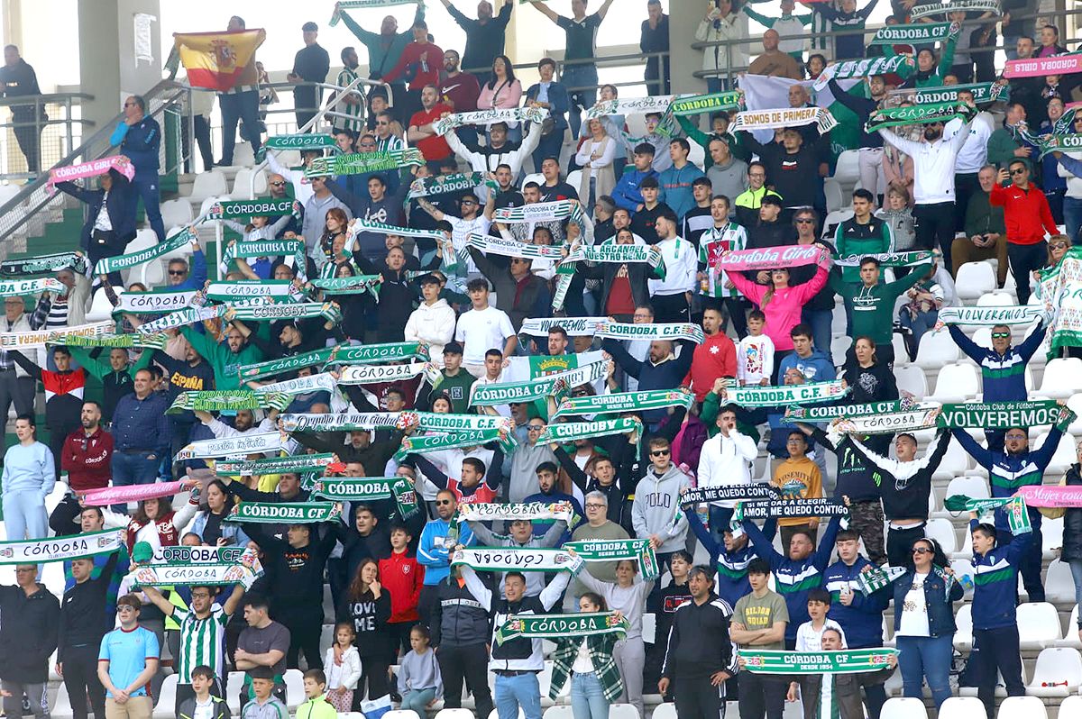 Las imágenes de la afición en el Córdoba CF - Ceuta