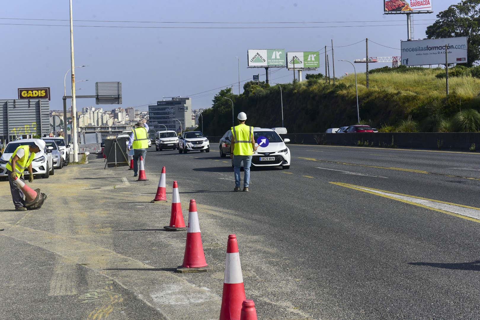 Cortes de tráfico en el acceso a A Zapateira por las obras de remodelación de Alfonso Molina