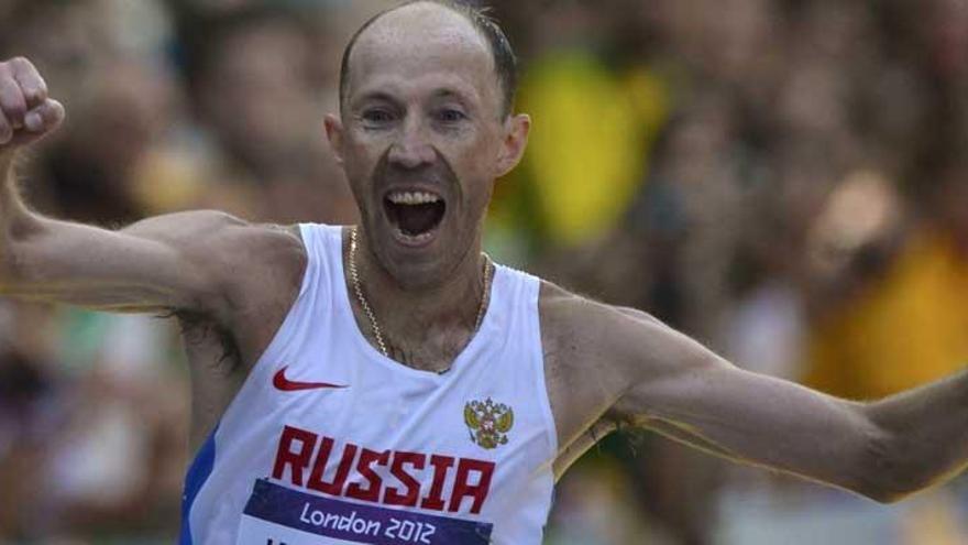 Kirdyapkin, oro en 50 km marcha y récord olímpico