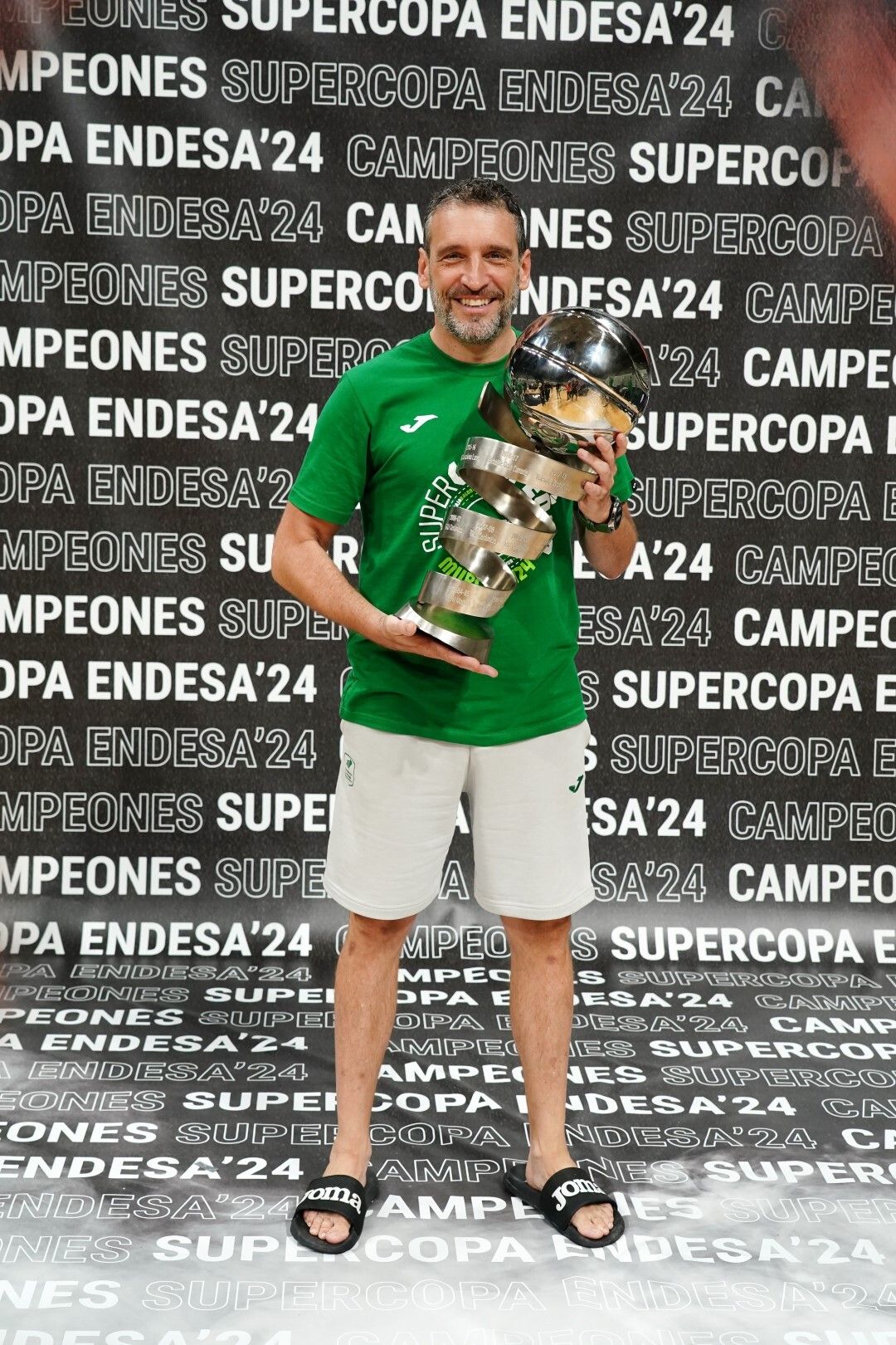 Sesión de fotos al Unicaja como campeón de la Supercopa de España 2024, tras derrotar al Real Madrid