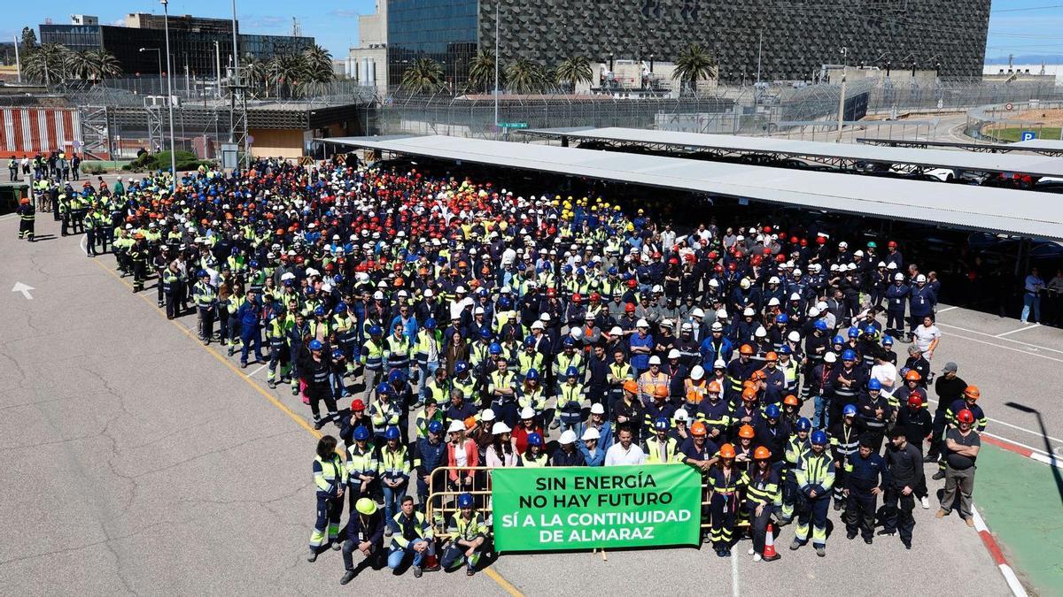 Concentración de trabajadores organizada recientemente durante los trabajos de recarga.