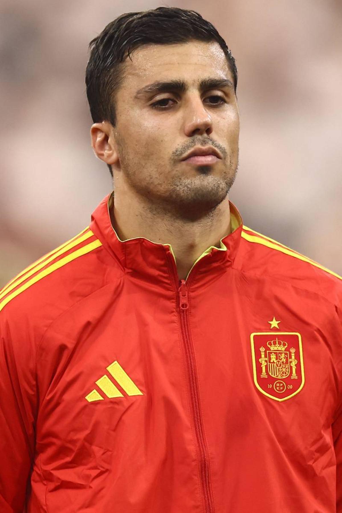 Rodri Hernández juega con la selección española