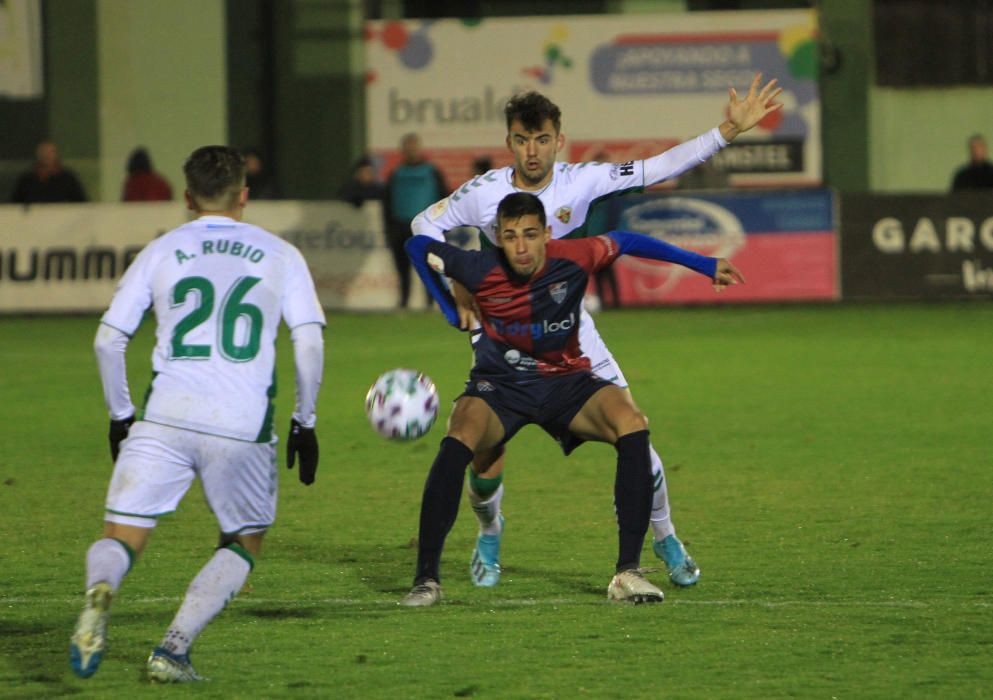 El Elche golpea dos veces a una Gimnástica Segoviana valiente