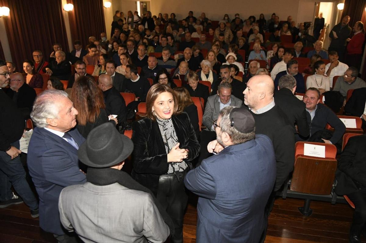 El homenaje en memoria de las víctimas del Holocausto se celebró en el centro cultural.