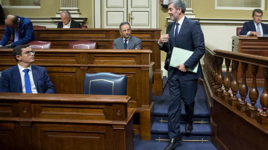 Fernando Clavijo llega al Parlamento