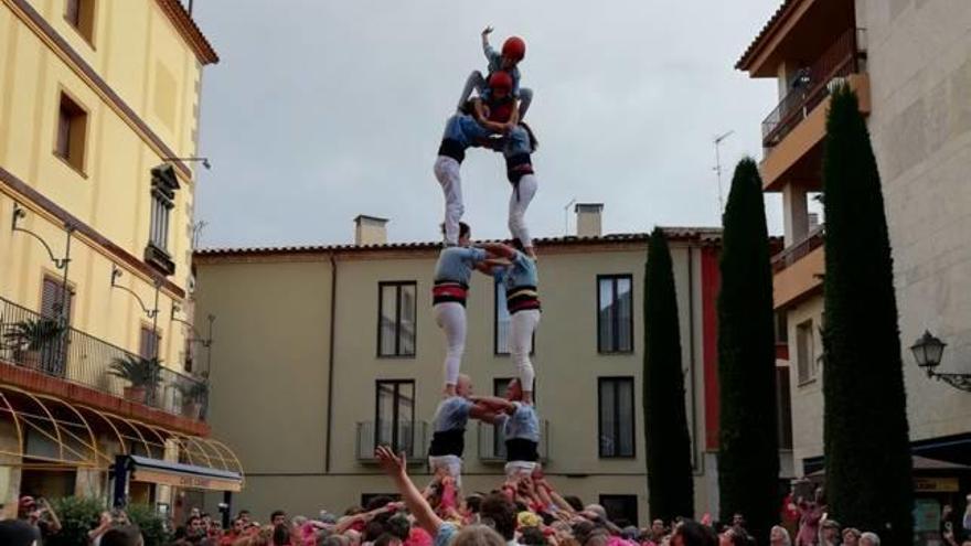 Els castellers, durant la jornada de diumenge.