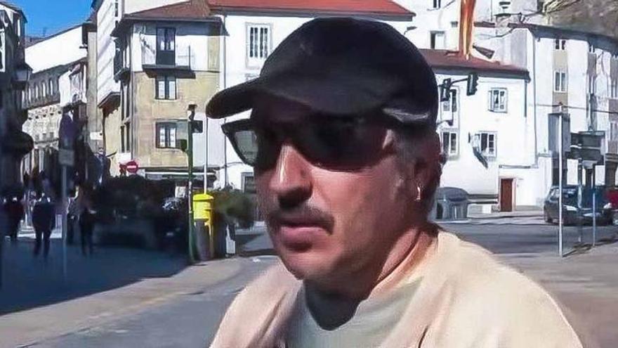 Los actos incívicos vuelven a encender el debate sobre el turismo en Santiago: "Casi atropella a mi hijo"