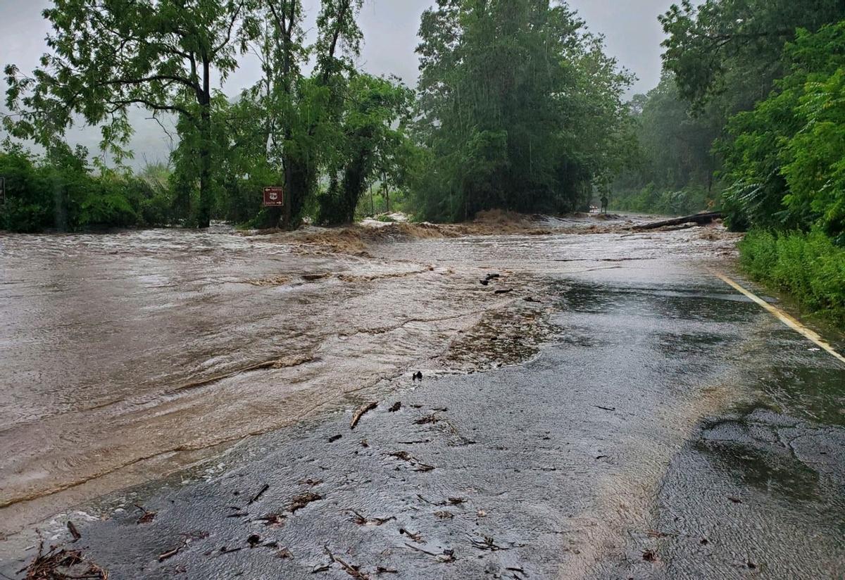 Inundaciones repentinas por fuertes lluvias en el estado de Nueva York.